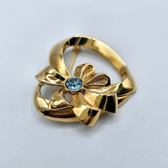 Avon Brooch Vintage Heart Ribbon Bow Blue Rhinestone Gold Tone Sweetheart Pin - Picture 3 of 11